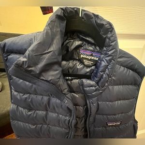 Men’s Patagonia Down Sweater Vest Navy Medium